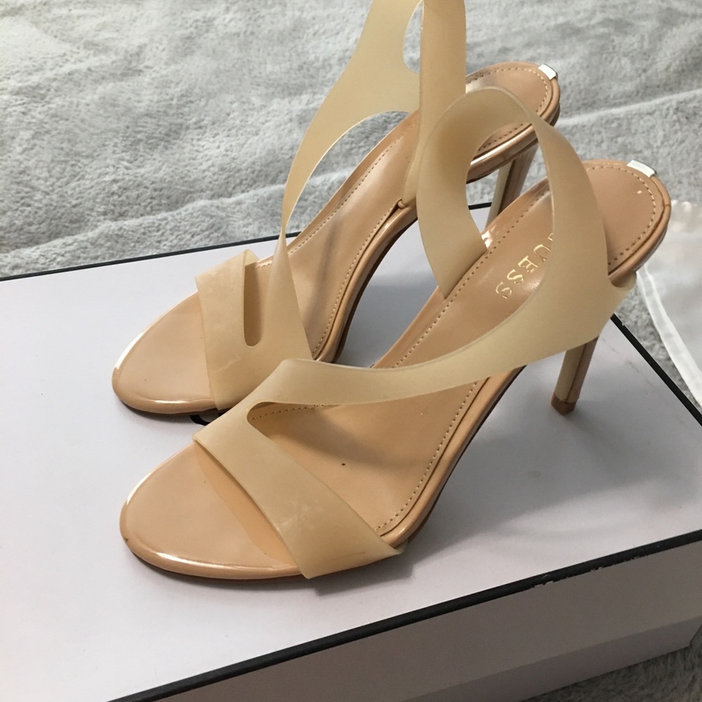 Guess Beige/Nude Strappy High Heel Sandals size 5